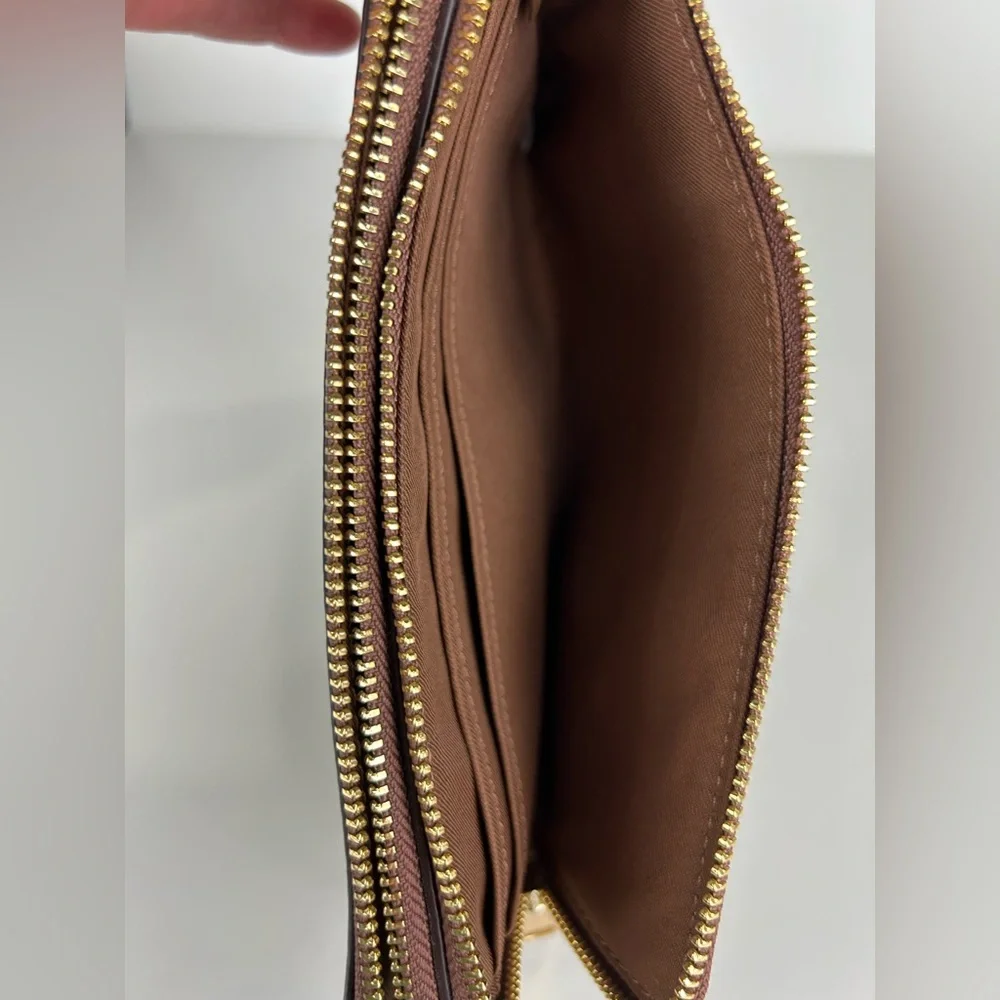 AUTHENTIC COACH DOUBLE ZIP WALLET WRISTLET